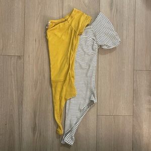 2 Short Sleeve Bodysuits